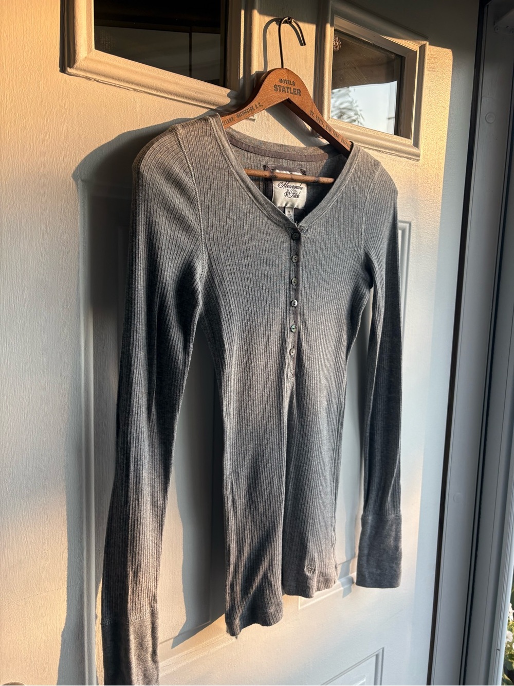 Abercrombie & Fitch Vintage Y2K Long Ribbed Henley Gray M Cursive Label